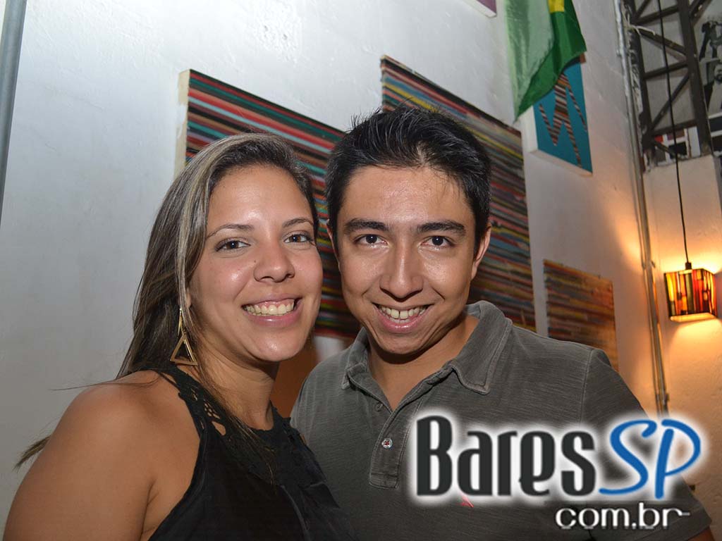 Dona Duda, Augusto Swing e integrantes de outros grupos se apresentaram em noite de samba-rock Dona Duda, Augusto Swing e integrantes de outros grupos se apresentaram em noite de samba-rock